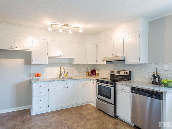 2nd image of 2912 Camberley Dr