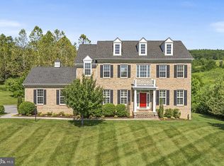 35124 Greyfriar Dr, Round Hill, VA 20141