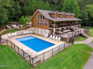665 Gists Creek Rd, Sevierville, TN 37876