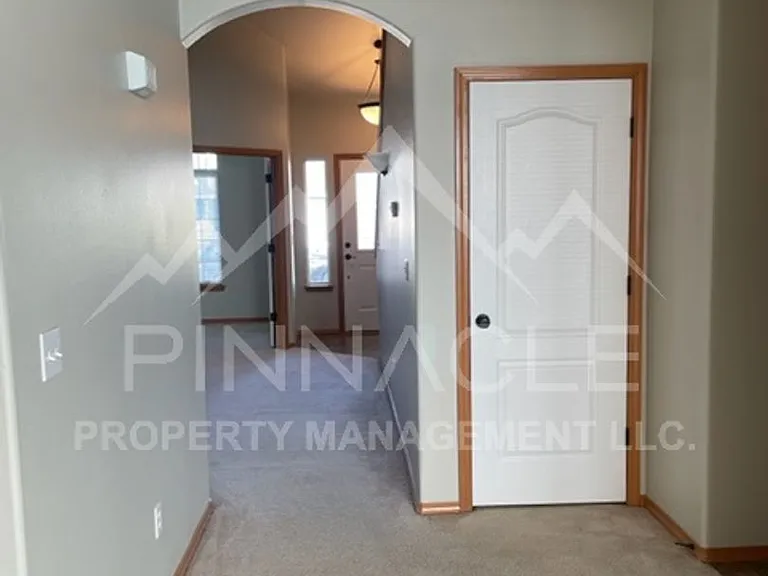 1808 W Clearview Dr — Photo 4