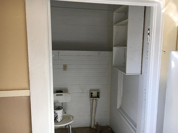 view into utility room from kitchen.