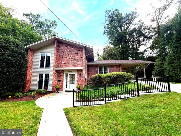 6426 Hollins Dr, Bethesda, MD 20817