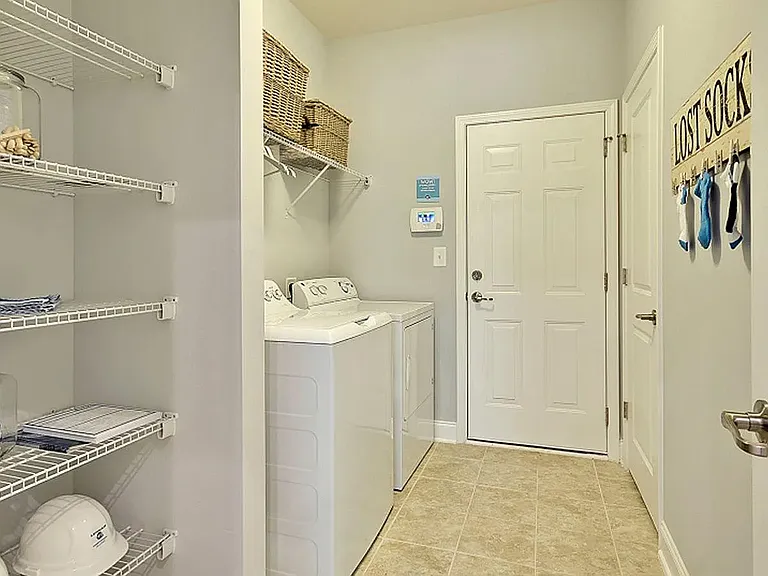 554 Magnolia Terrace Dr — Photo 7