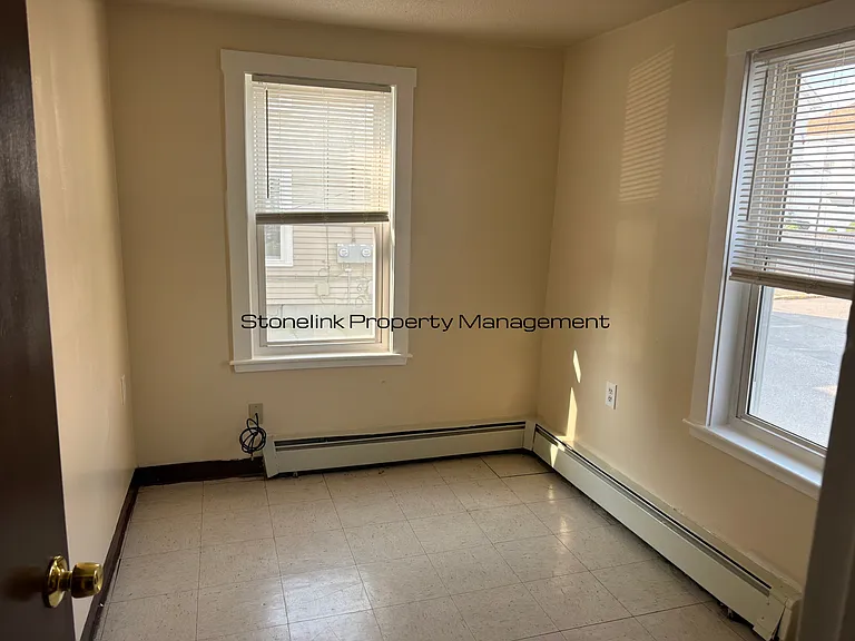 212-214 Washington St — Photo 17