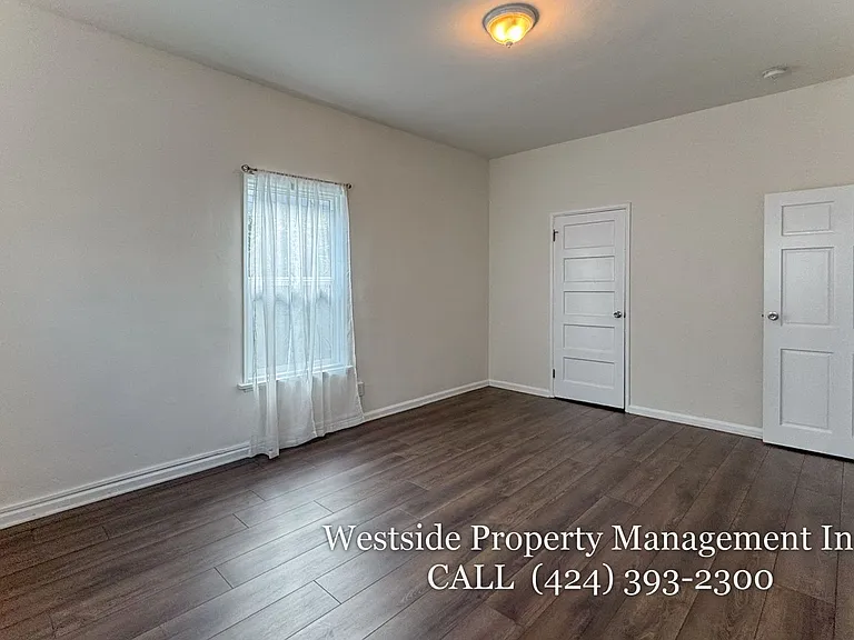 1260 W 39th St #6 — Photo 7