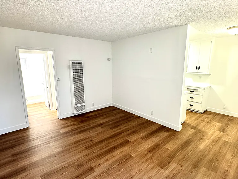 3301 E Wilton St #4 — Photo 1
