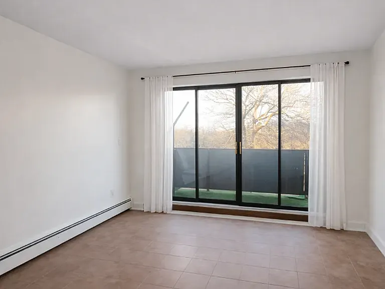 56-07 Clover Pl #2R — Photo 2