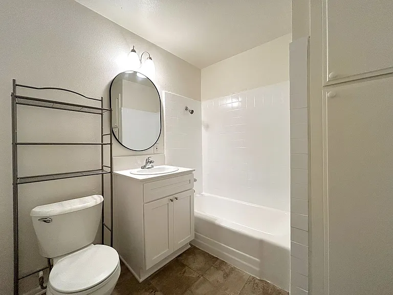 Agate Ave. - 1342 — Photo 11