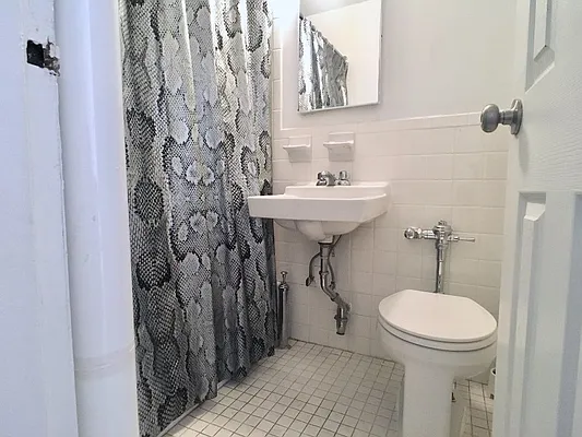 Rented by Sovereign Associates | media 11