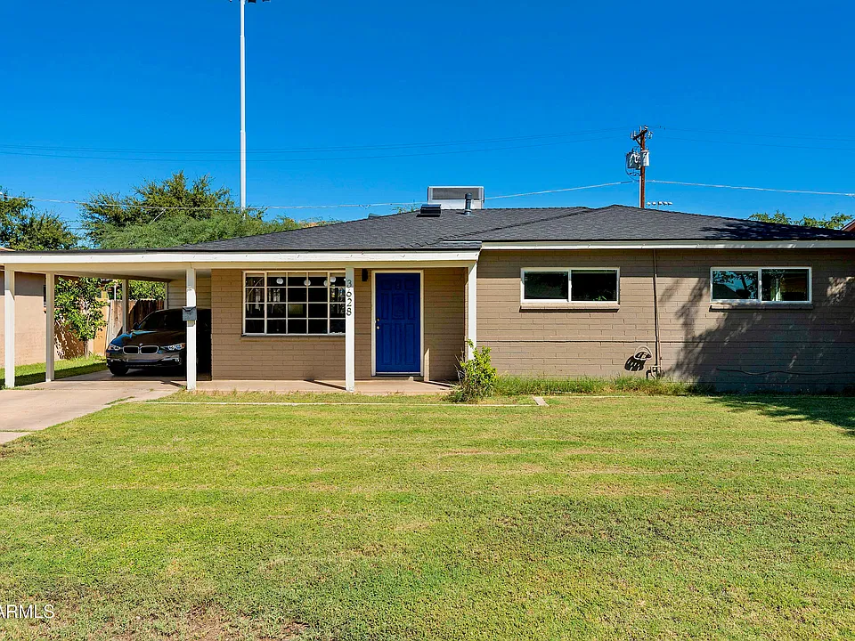 3628 E Palm Ln