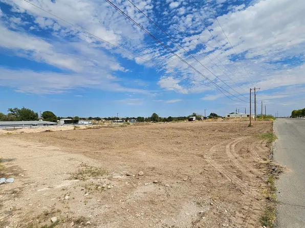810 Montgomery Ave, Carlsbad, NM 88220