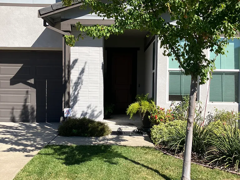 3059 Whistling Way — Photo 4