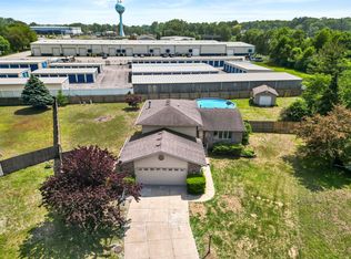 1702 Westfield Ct, Griffith, IN 46319