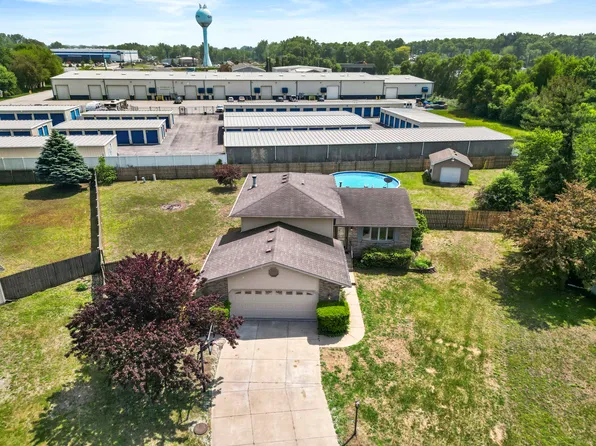 1702 Westfield Ct, Griffith, IN 46319