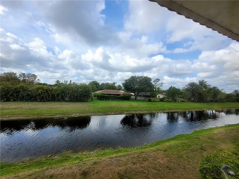 11096 Royal Palm Blvd — Photo 13
