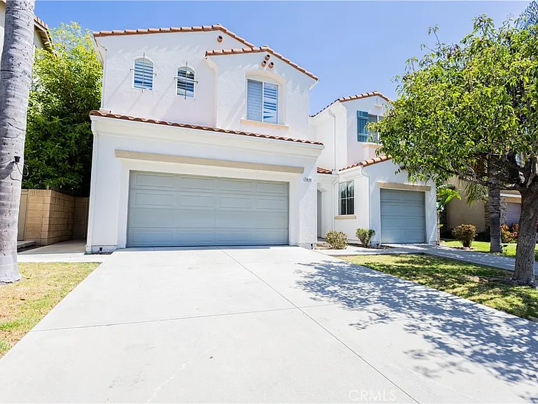 5036 Heritage Dr — Photo 2