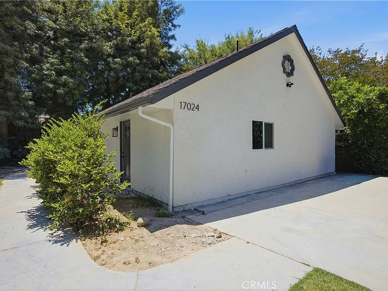 17024 Parthenia St — Photo 2