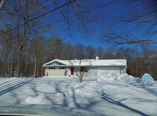 539 Post Hill Rd, Henryville, PA 18332