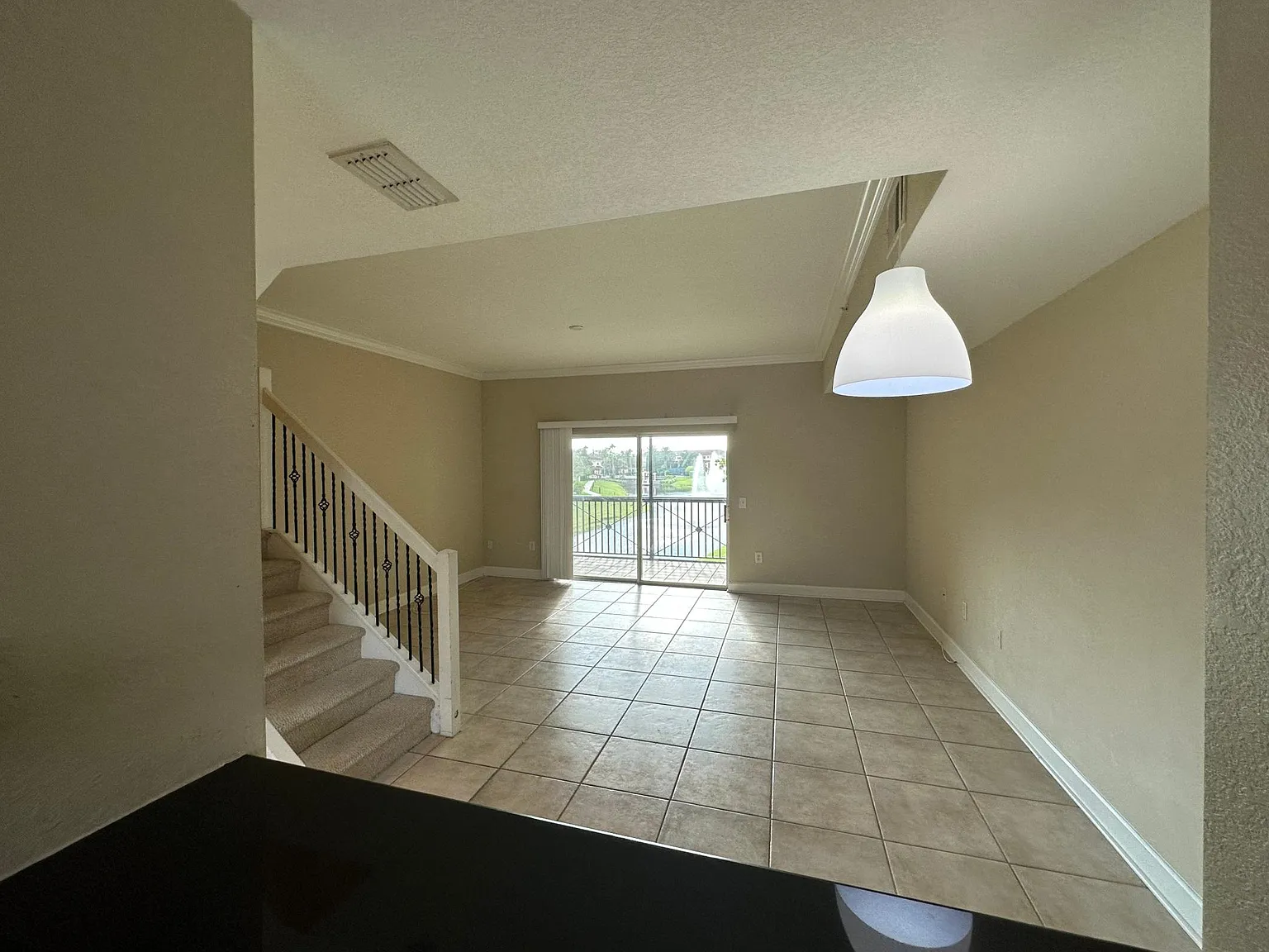 2 bed, 2.5 bath, 1159 sqft, $1,599 — Photo 3
