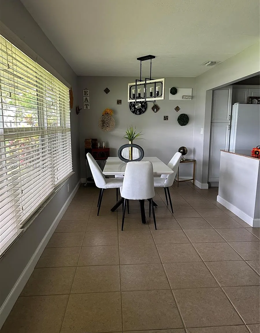 Lauderdale West Condo No — Photo 3