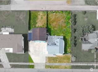 136 1st St, Sumas, WA 98295