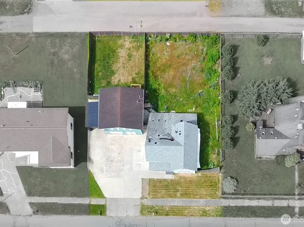 136 First Street, Sumas, WA 98295