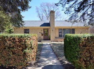 425 S 1st St, Geneva, IL
