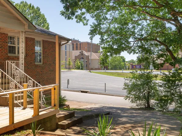 901 N Pine St, Florence, AL 35630