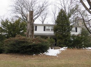 210 Maple Ave, Wyncote, PA 19095