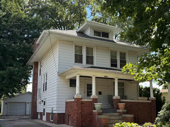 1233 N Kellogg St, Galesburg, IL 61401