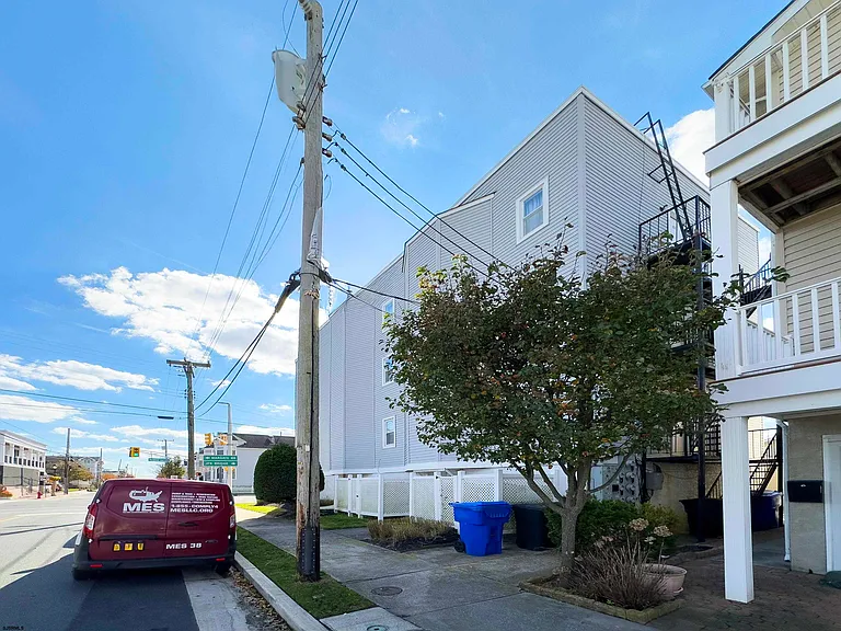 9801 Ventnor Ave #B1 — Photo 25