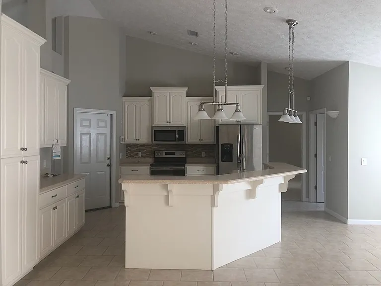 914 Amber Way — Photo 8