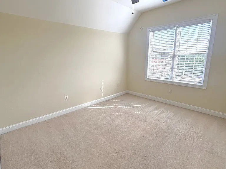 5215 Center St #404 — Photo 12