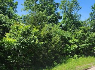142 & 146 Oak Crest Dr, Lacygne, KS 66040