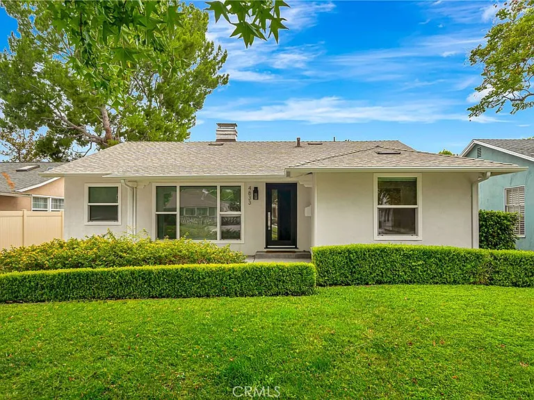 4833 Longridge Ave — Photo 1
