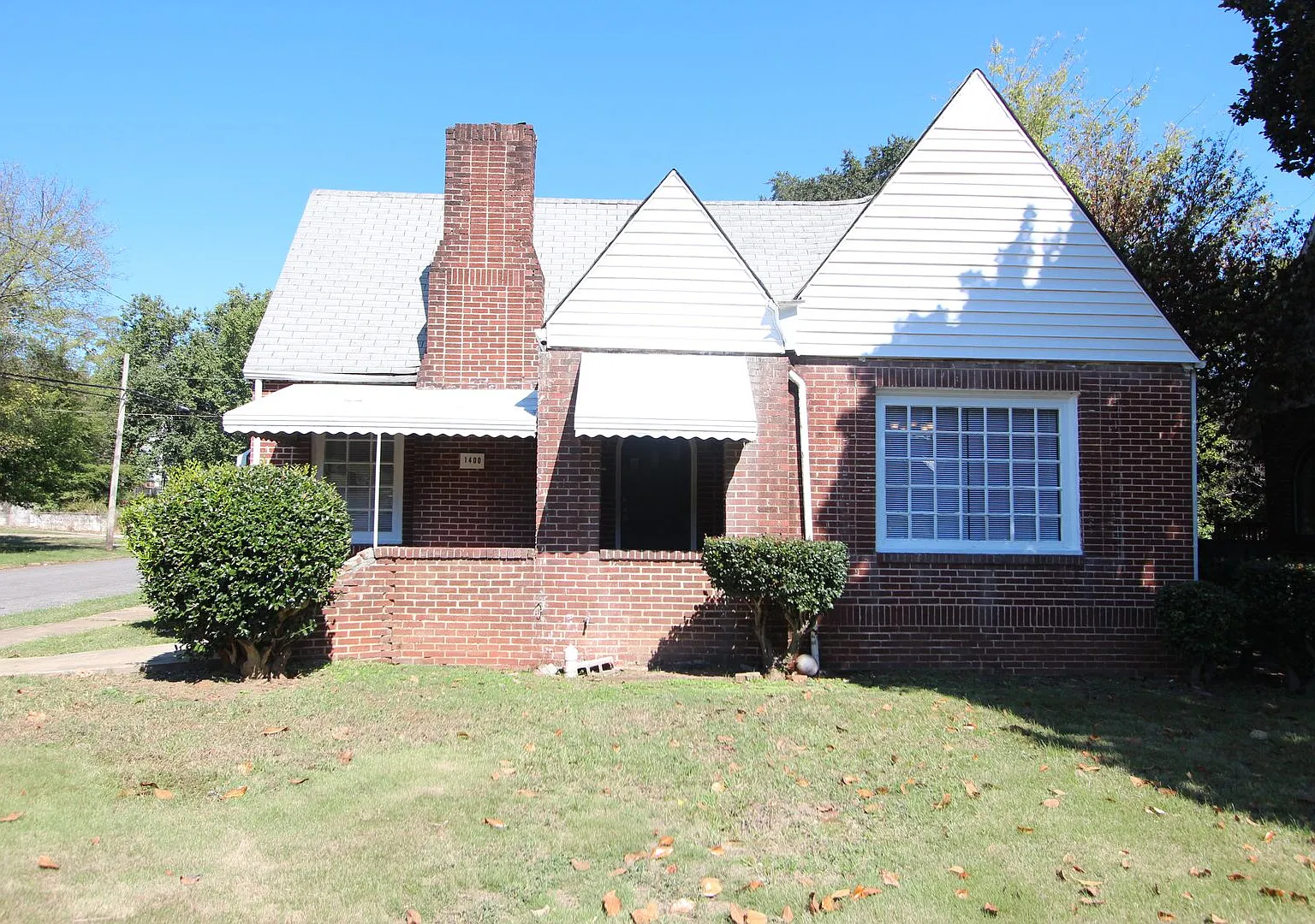 New On The Market! - 4BR 2BA - Better Hurry To See This One!! — Photo 1