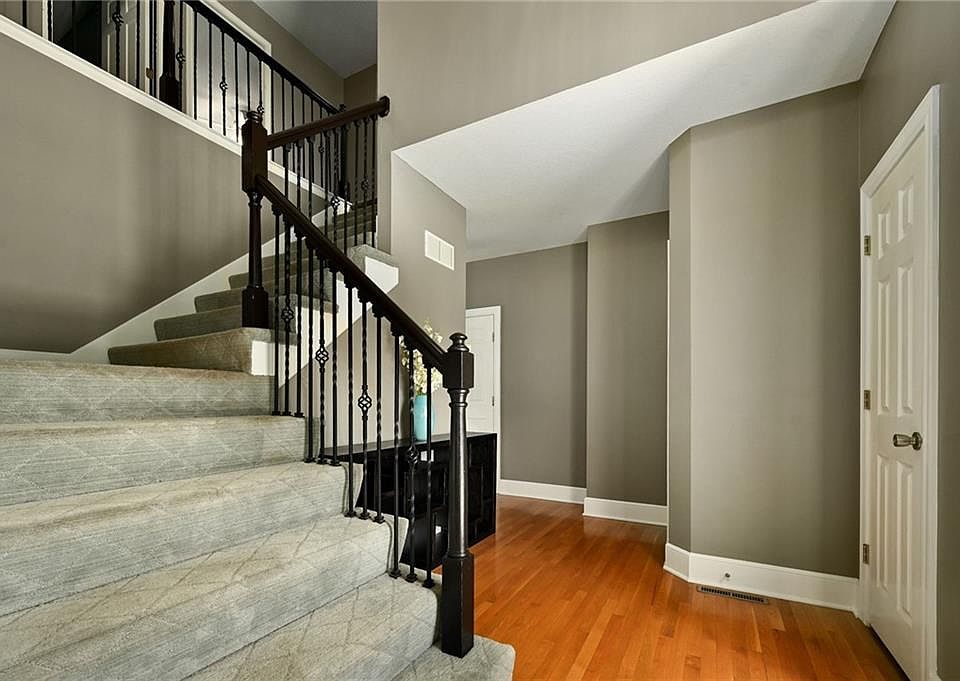 1132 SE 11th Ter, Lees Summit, MO 64081 Zillow