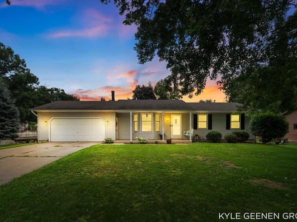 345 Woodland Ave, Holland, MI 49424