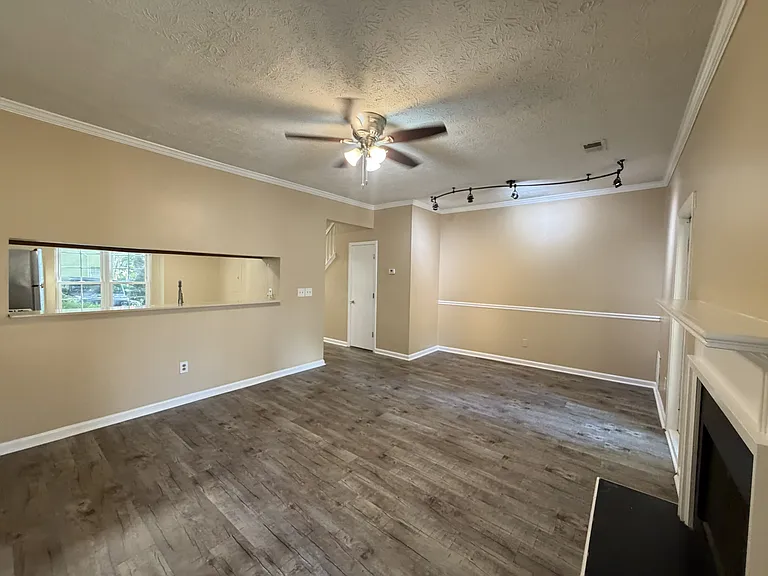 208 Wedgewood Way — Photo 19