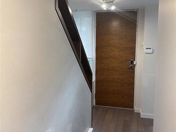 4th image of 161 Georgia St W #105