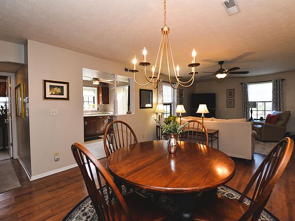 2nd image of 1581 Greens Edge Dr