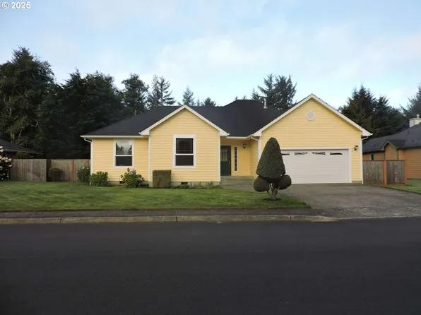 47 SW Gardenia Ave, Warrenton, OR 97146