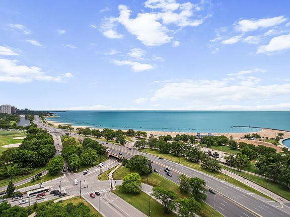 4th image of 1550 N Lake Shore Dr APT 20G