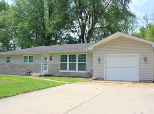 21 Schaperkoetter Dr, Fairview Heights, IL 62208