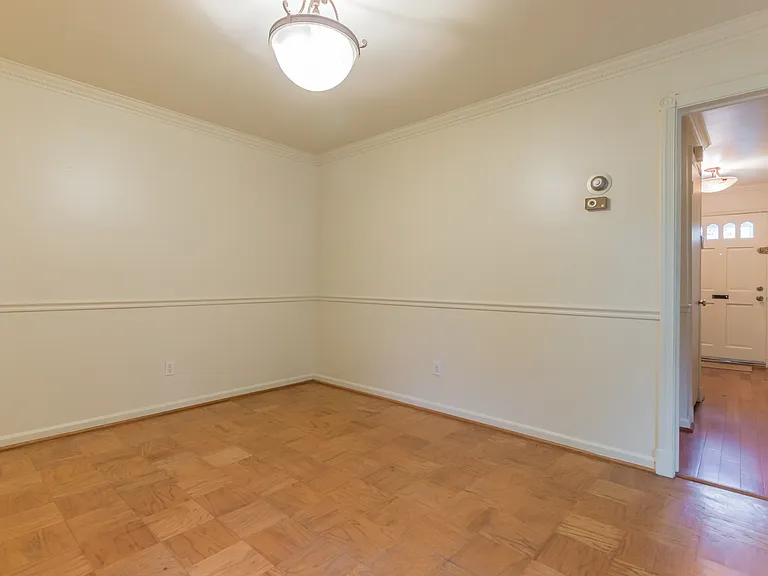 9702 Bellevue Dr — Photo 9