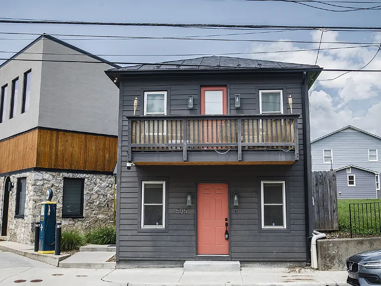 505 N Cameron St — Photo 2