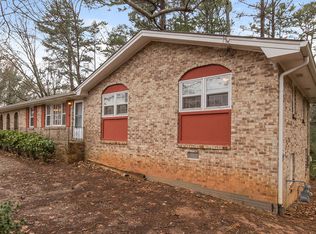 866 Mountainbrooke Dr, Stone Mountain, GA 30087