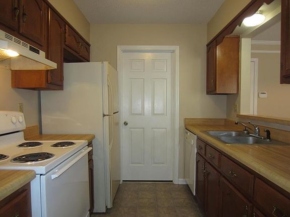 3rd image of 5798 Plum Valley Dr