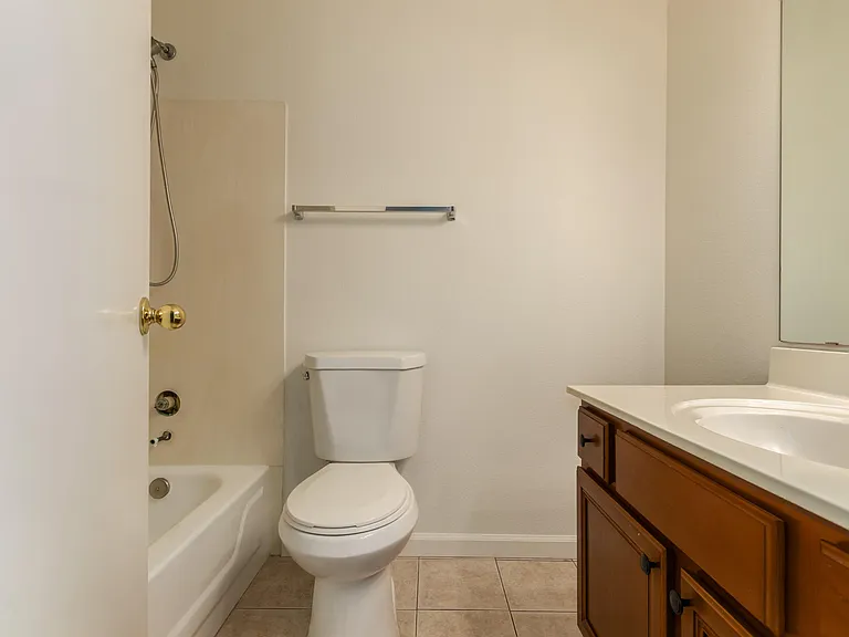 4634 E Grovers Ave — Photo 30