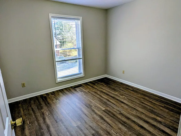 1034 Brookview Dr #C — Photo 6